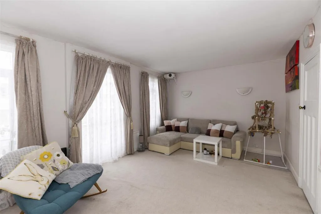 4 bedroom flat for rent