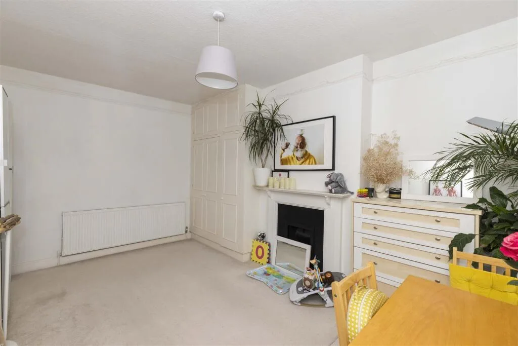 4 bedroom flat for rent
