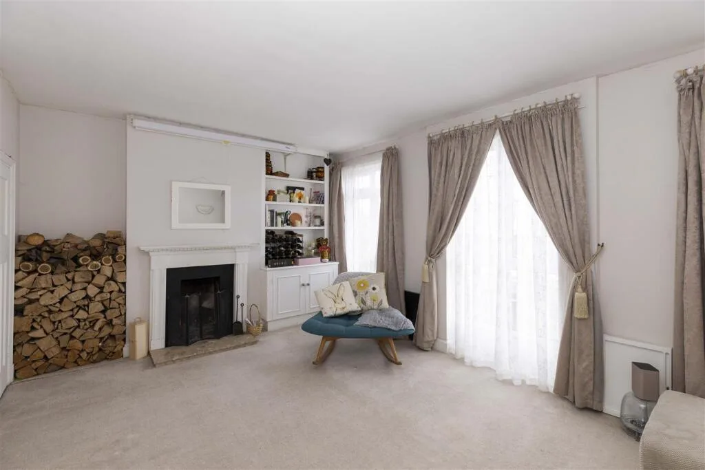4 bedroom flat for rent
