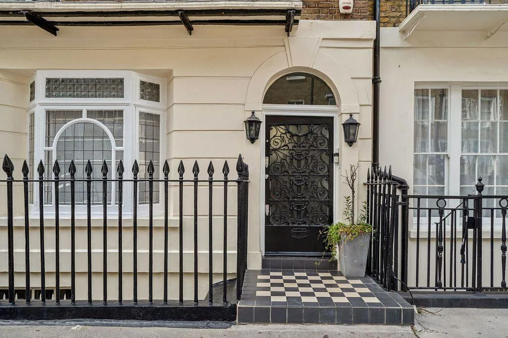 6 bedroom house for rent