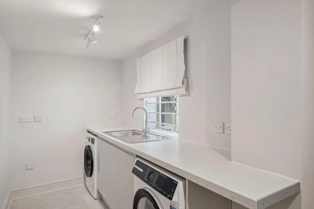 6 bedroom house for rent