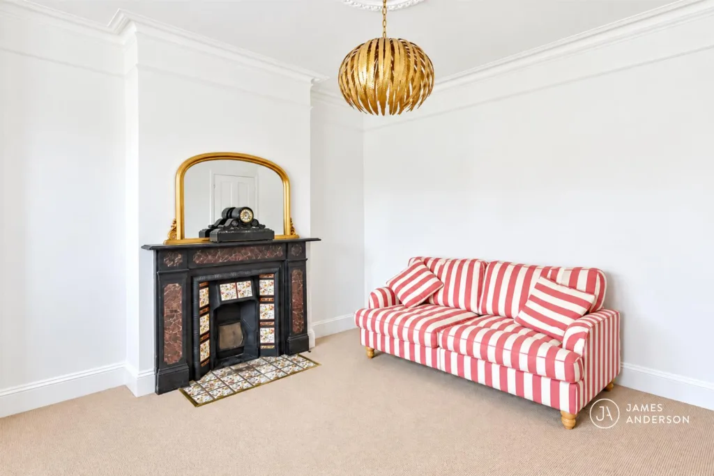 2 bedroom maisonette for rent