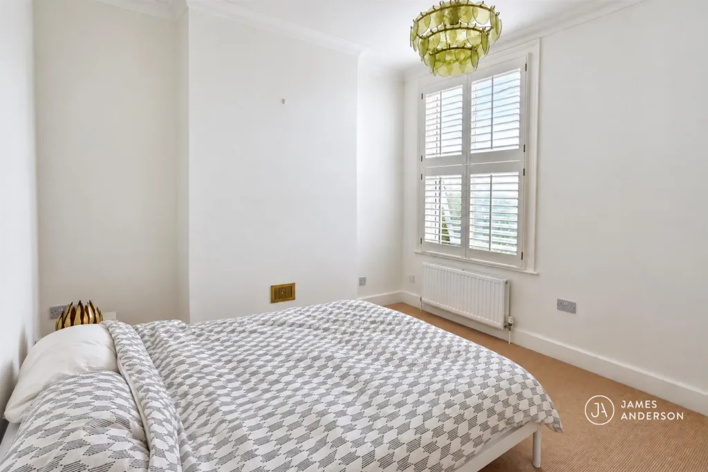 2 bedroom maisonette for rent