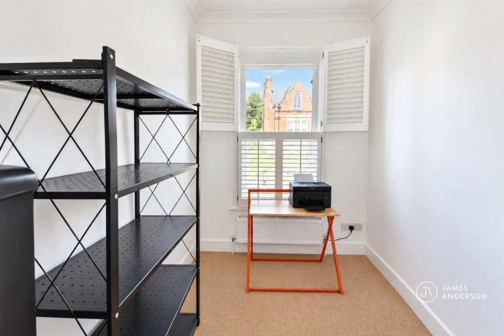 2 bedroom maisonette for rent