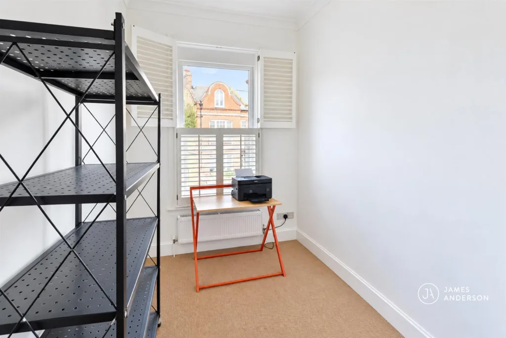 2 bedroom maisonette for rent