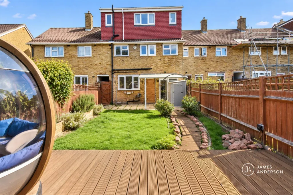 4 bedroom terraced house for rent