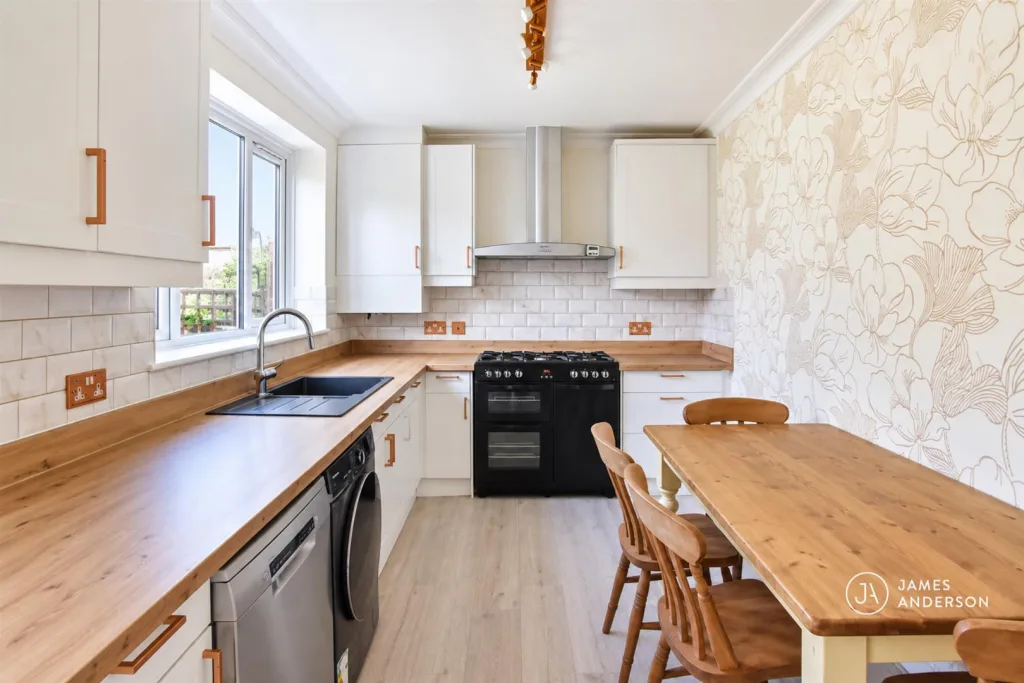 4 bedroom terraced house for rent