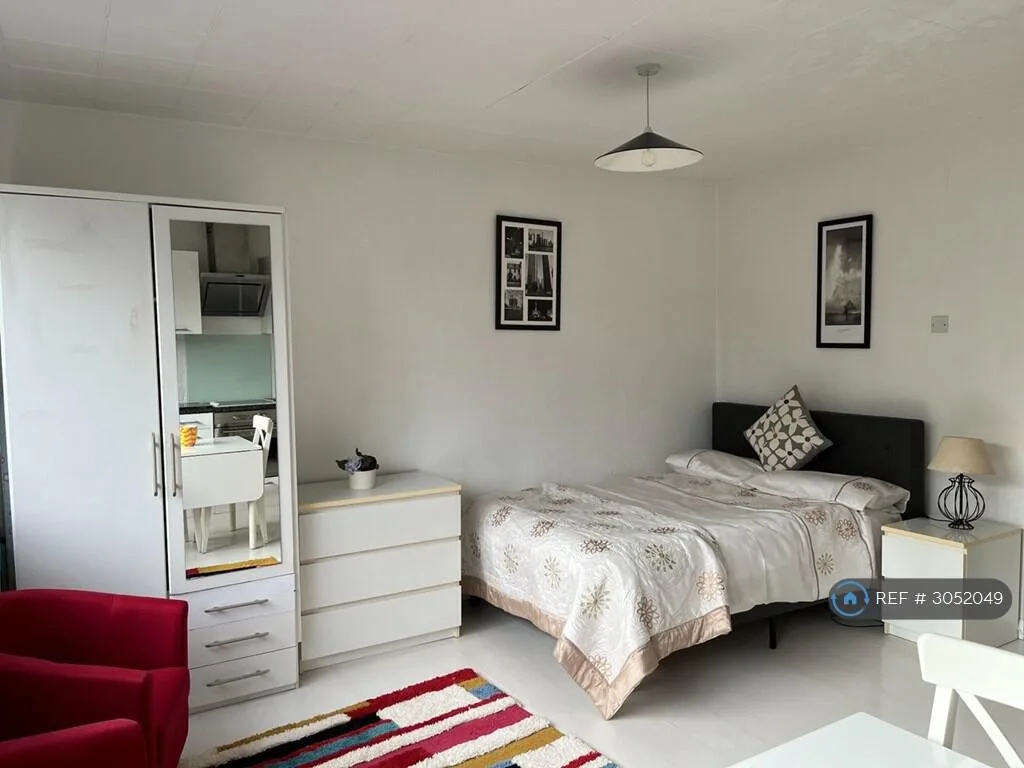 Studio flat for rent