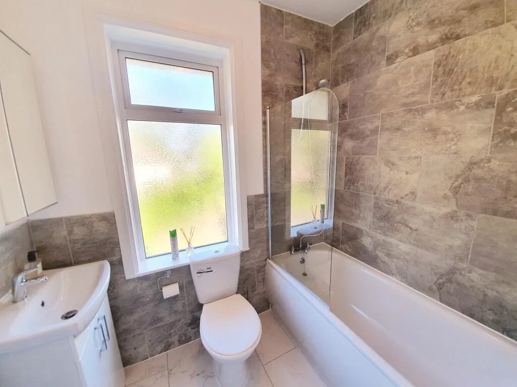 2 bedroom house for rent