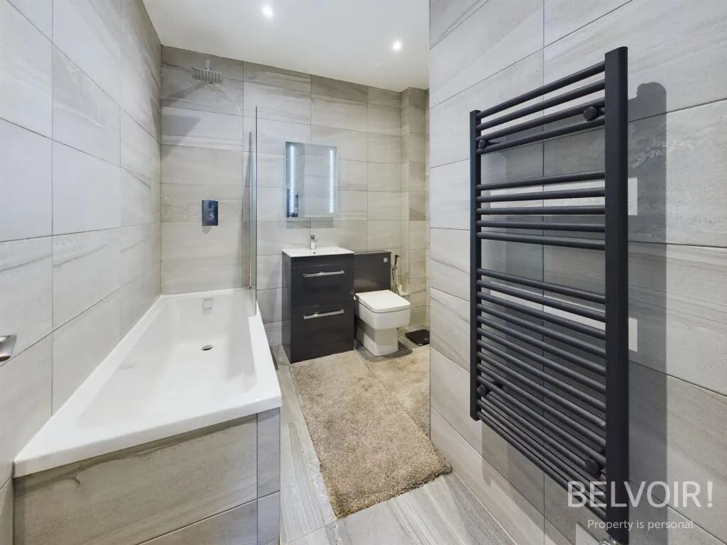3 bedroom flat for rent