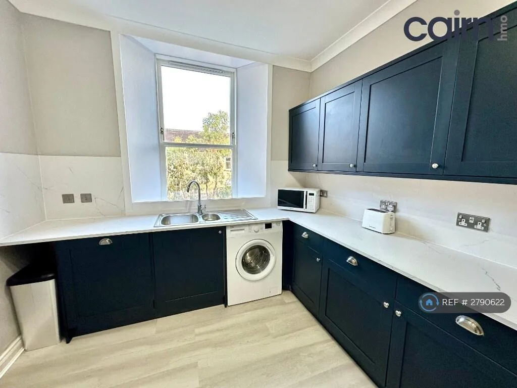 5 bedroom flat for rent