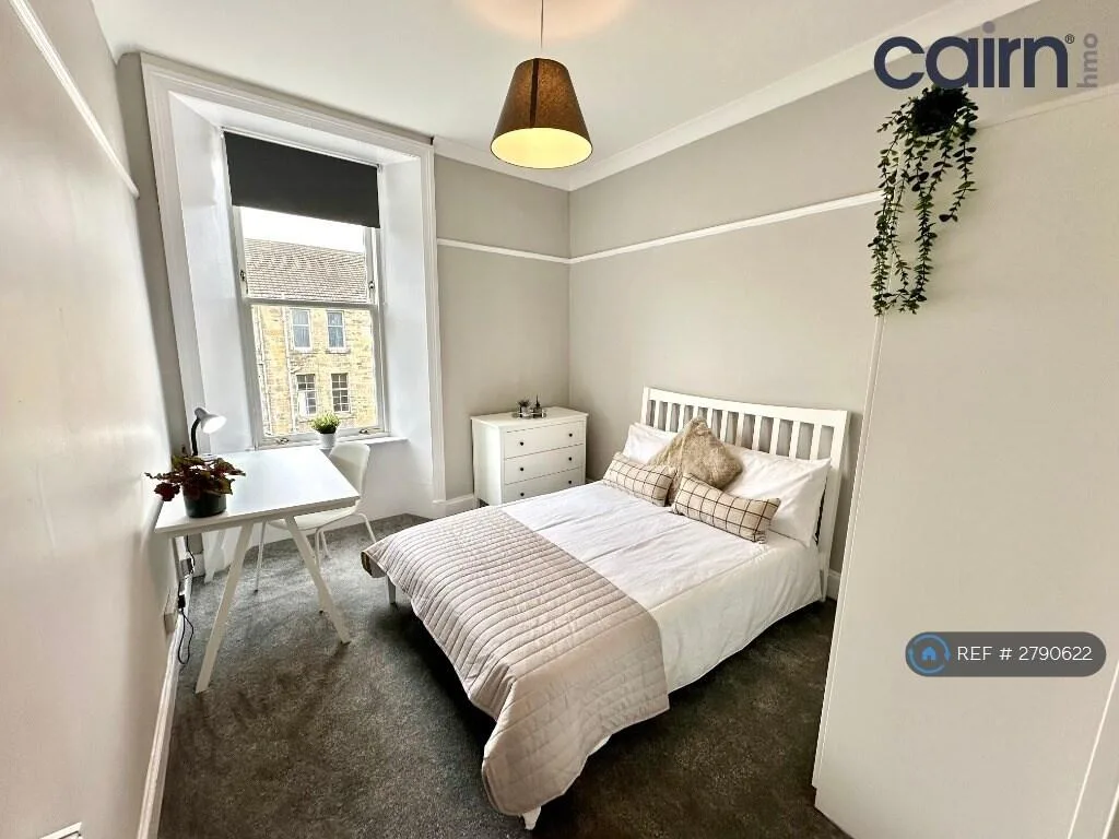 5 bedroom flat for rent