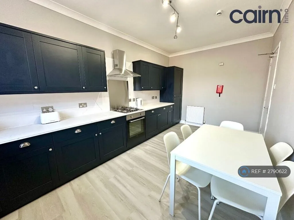 5 bedroom flat for rent