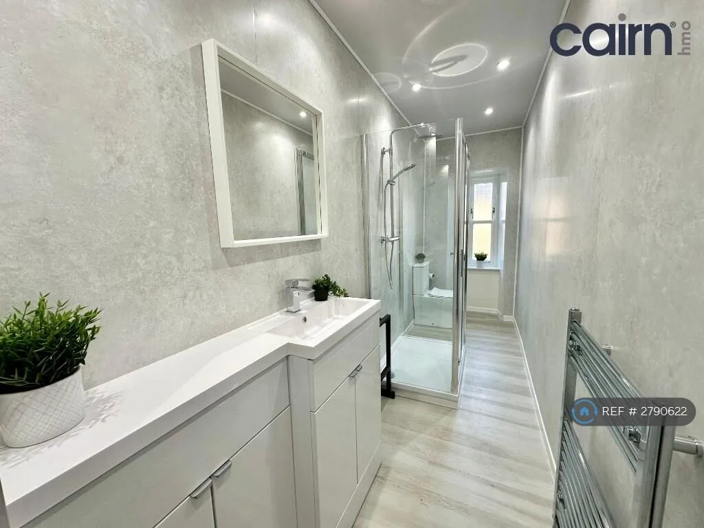 5 bedroom flat for rent