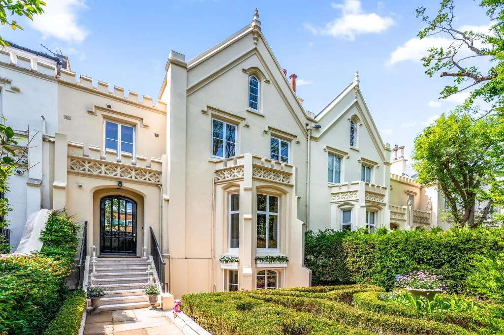 5 bedroom detached house for rent