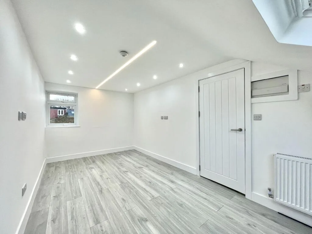 4 bedroom flat for rent