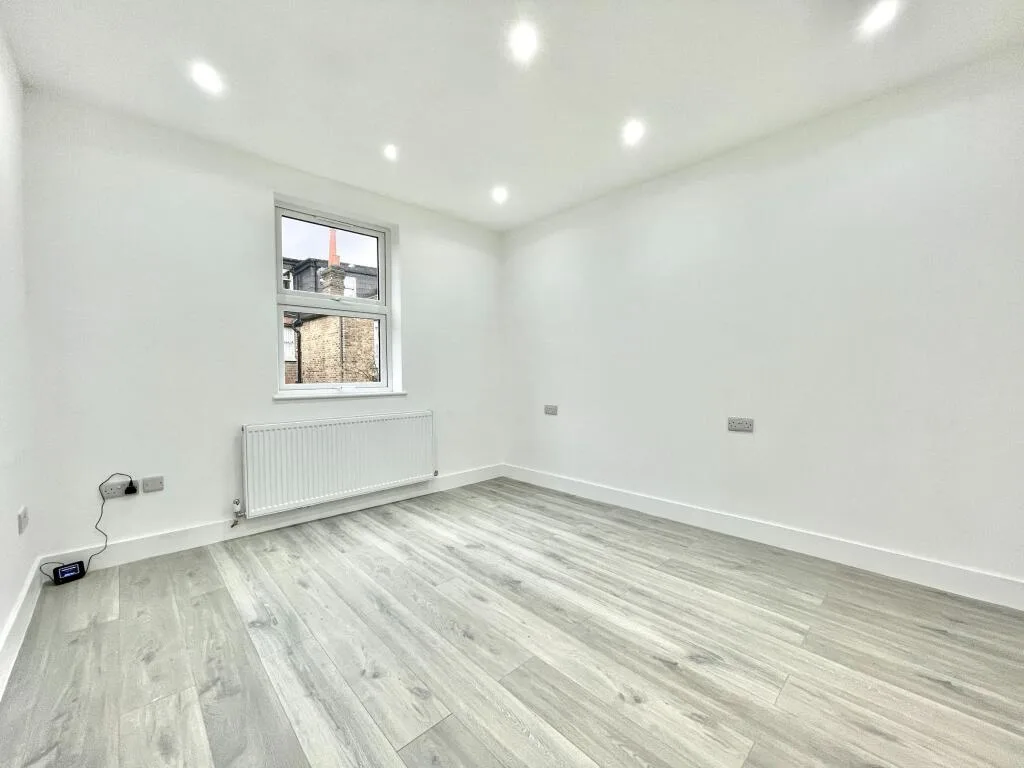 4 bedroom flat for rent