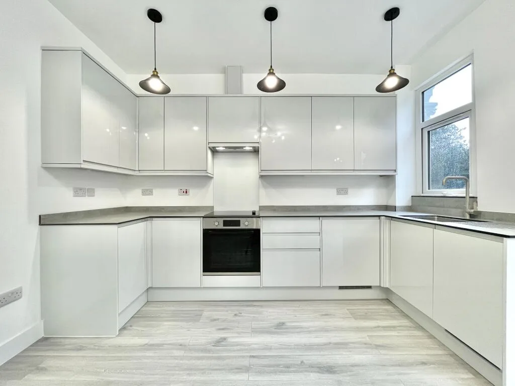4 bedroom flat for rent