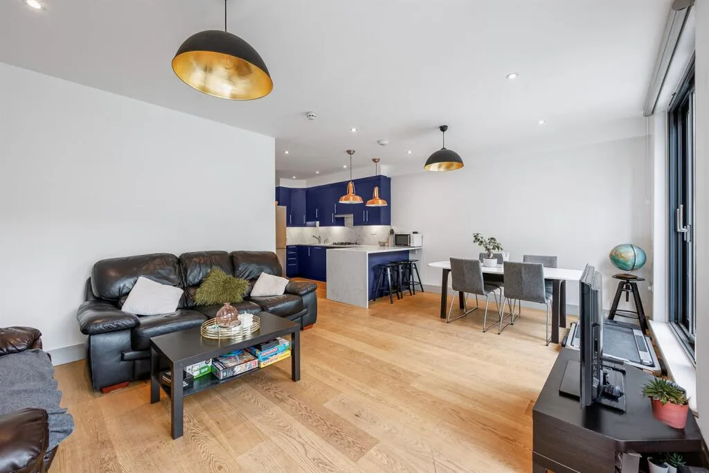 3 bedroom flat for rent