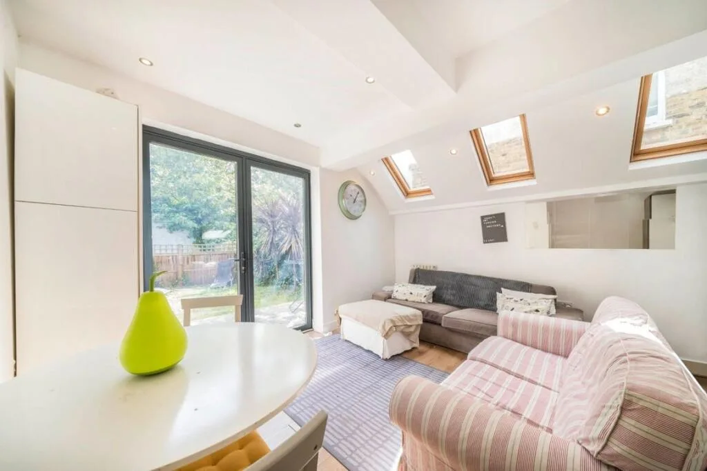 3 bedroom flat for rent