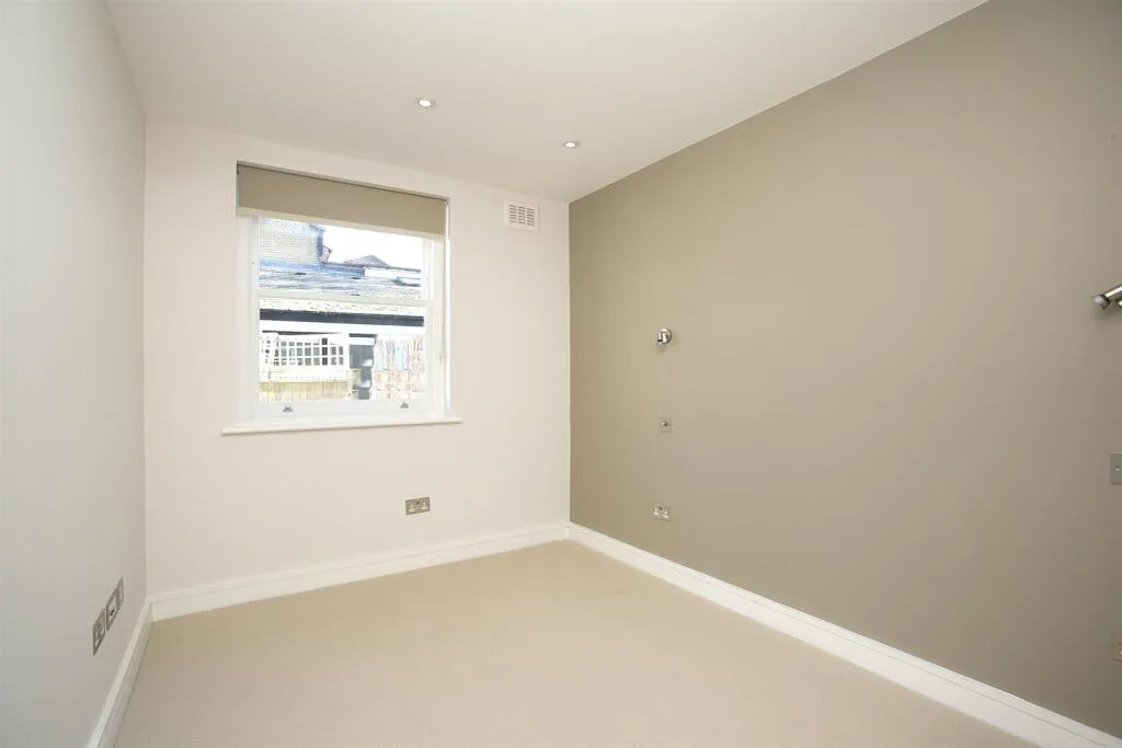 2 bedroom ground floor flat for rent