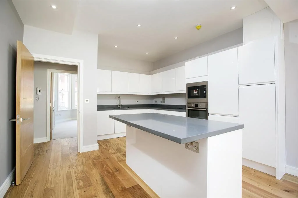 2 bedroom ground floor flat for rent
