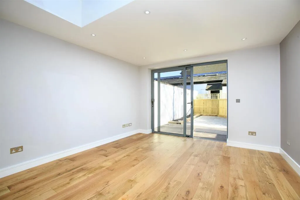 2 bedroom ground floor flat for rent