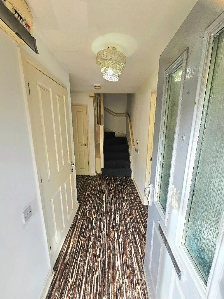 3 bedroom semi-detached house for rent