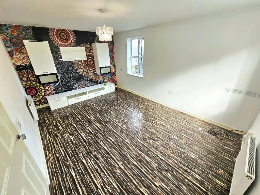 3 bedroom semi-detached house for rent