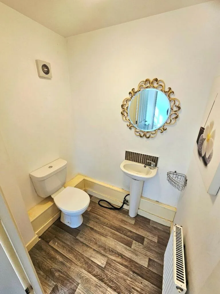 3 bedroom semi-detached house for rent