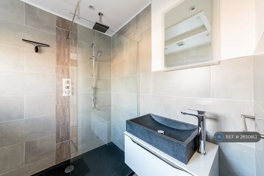 2 bedroom penthouse for rent