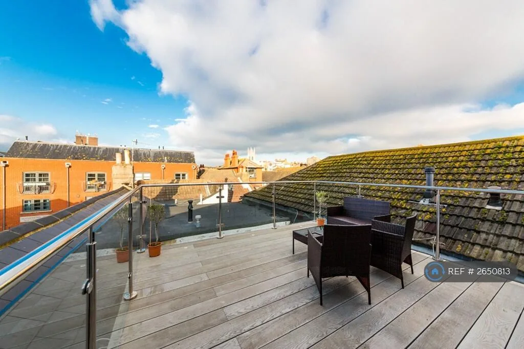 2 bedroom penthouse for rent
