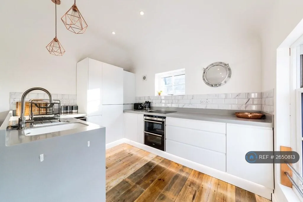 2 bedroom penthouse for rent