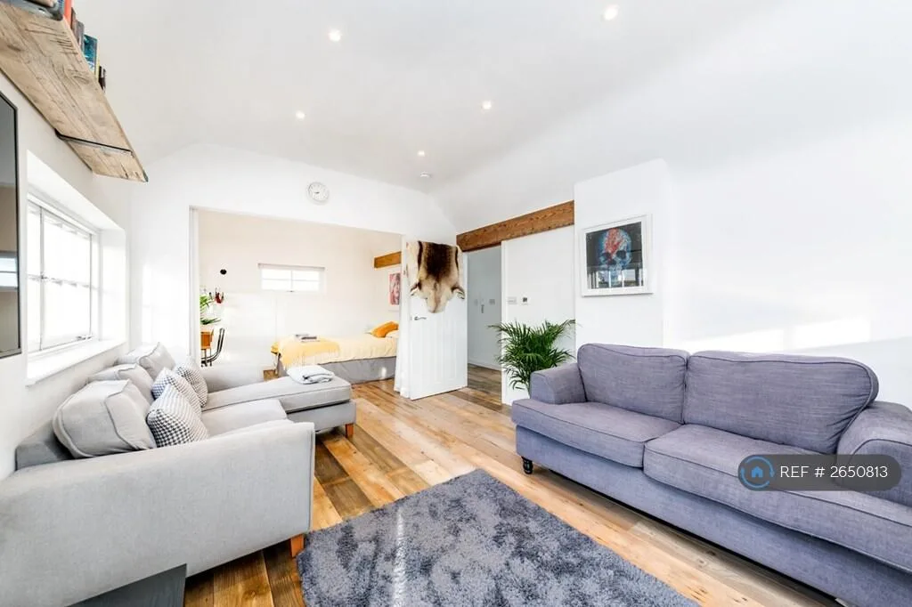 2 bedroom penthouse for rent