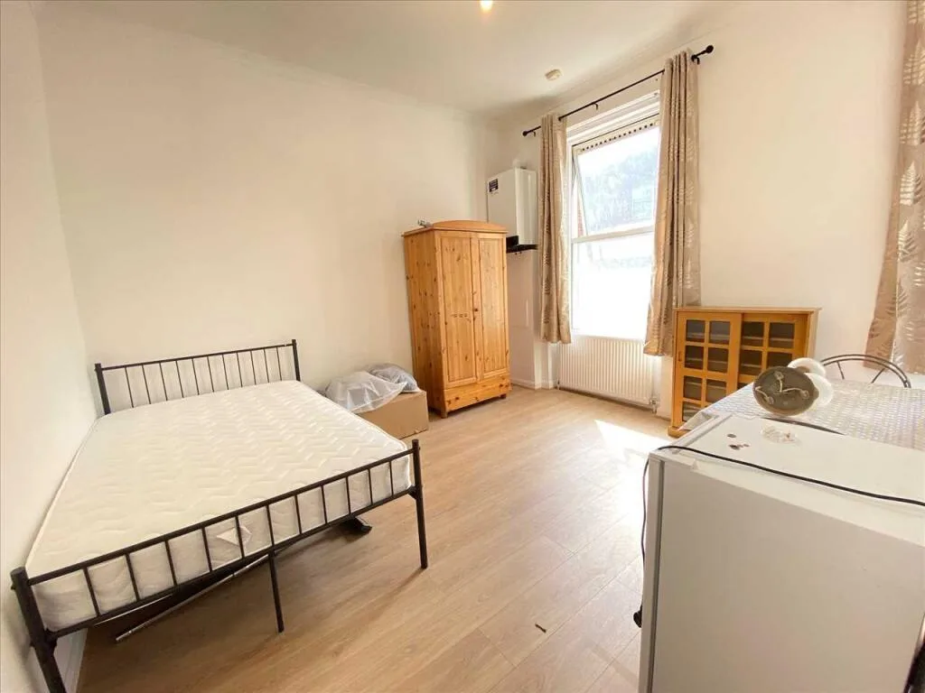 Studio flat for rent