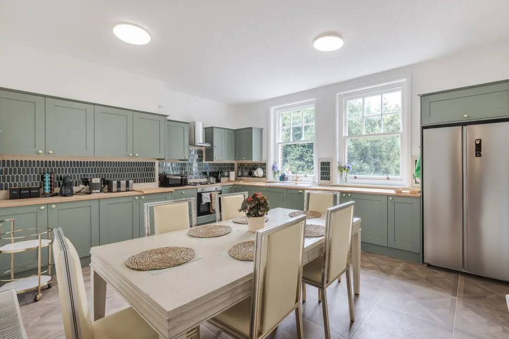 5 bedroom apartment for rent