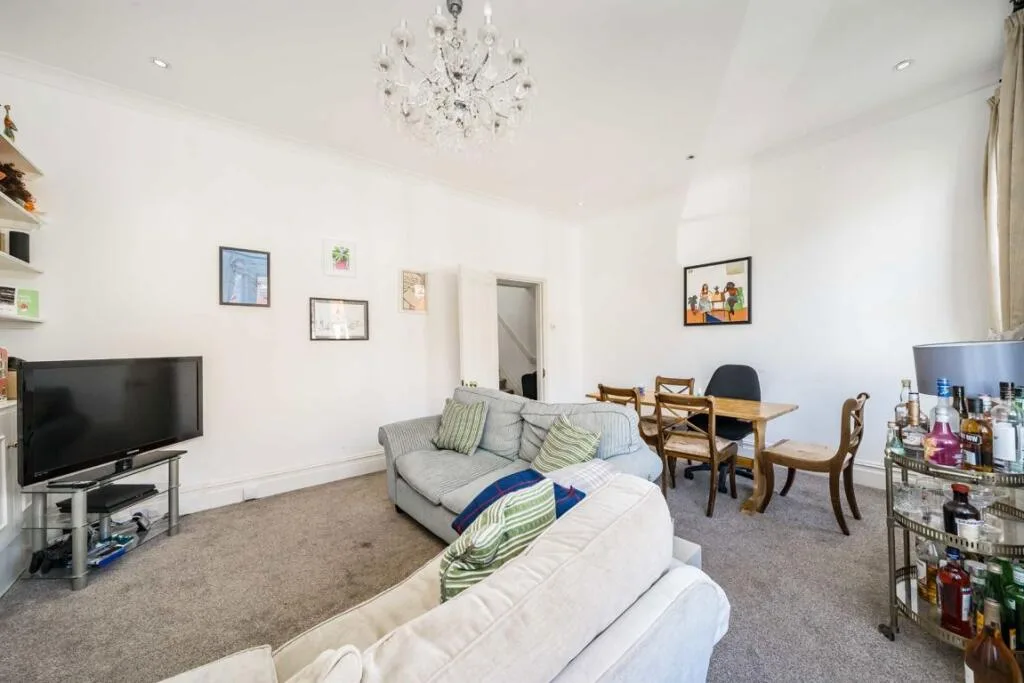 3 bedroom flat for rent