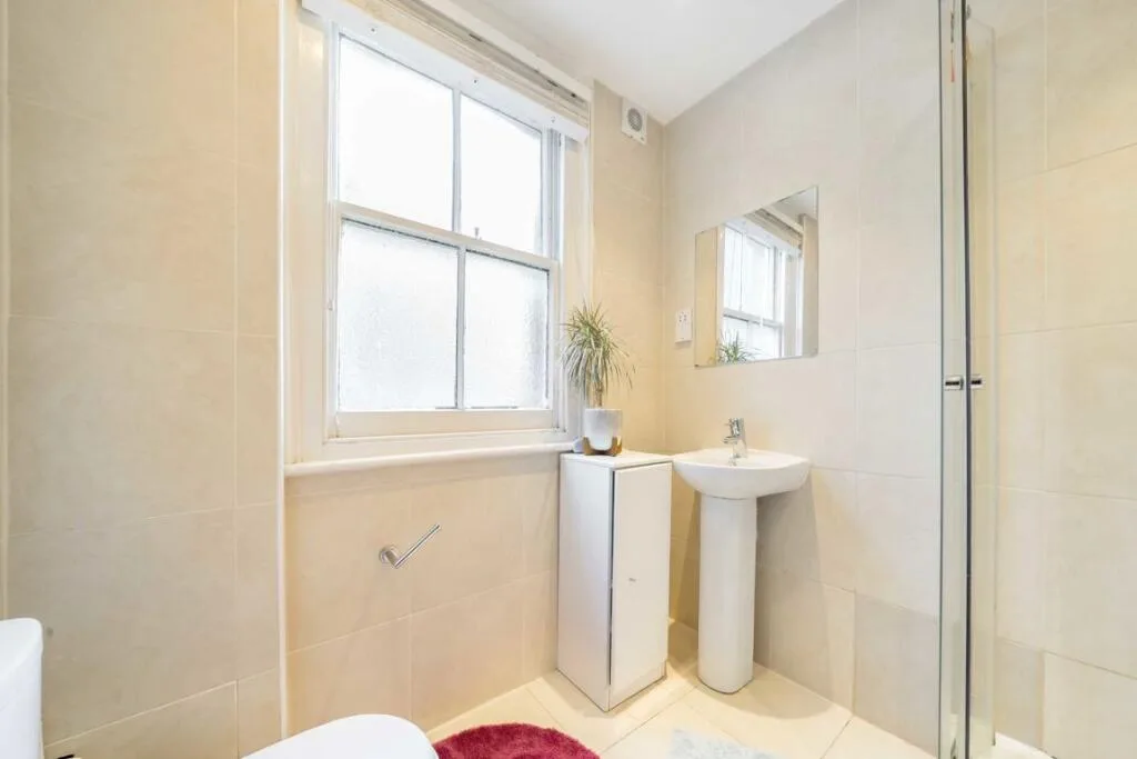 3 bedroom flat for rent