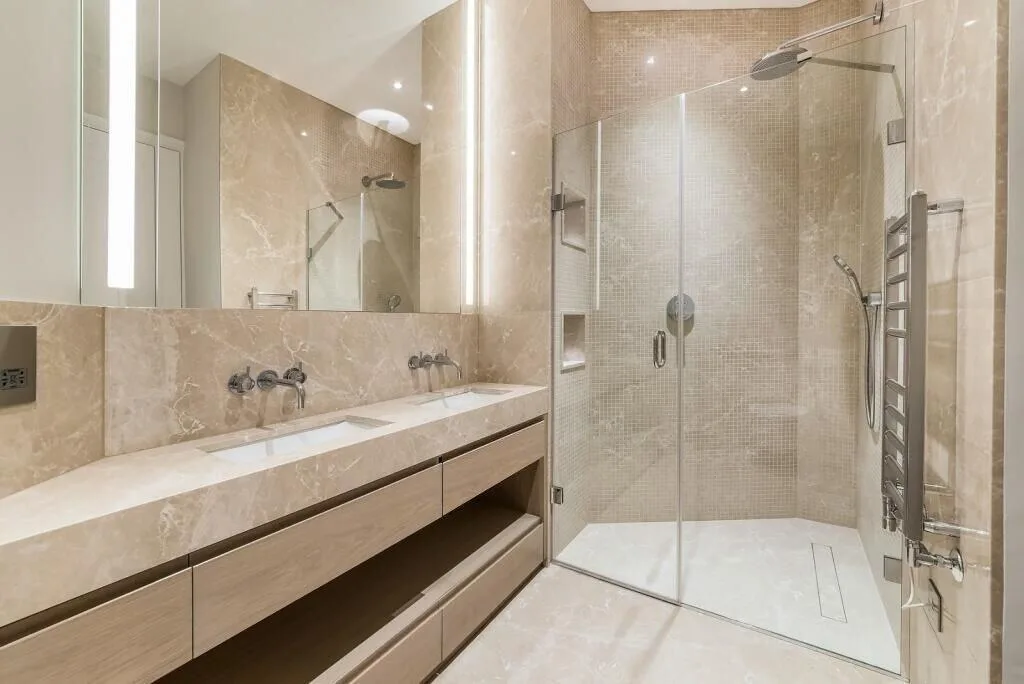 5 bedroom flat for rent