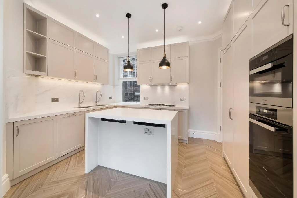 5 bedroom flat for rent