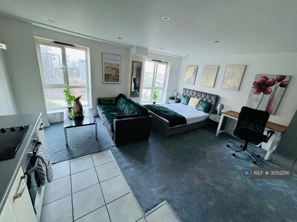 Studio flat for rent