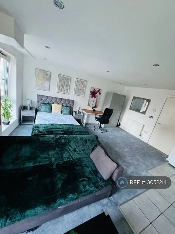 Studio flat for rent