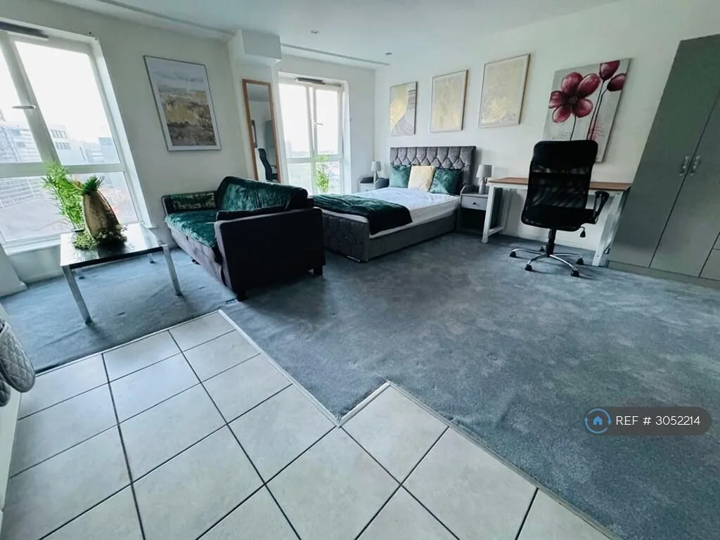 Studio flat for rent