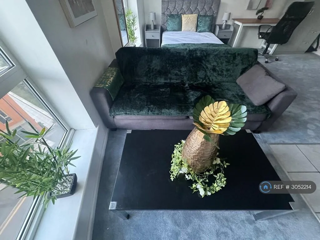 Studio flat for rent