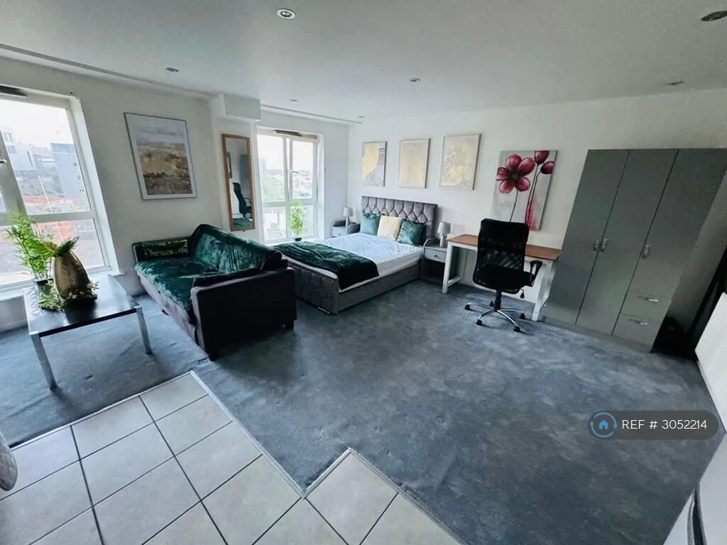 Studio flat for rent