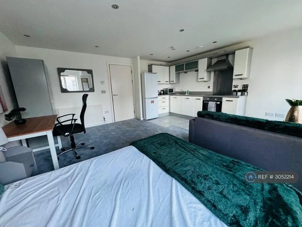 Studio flat for rent
