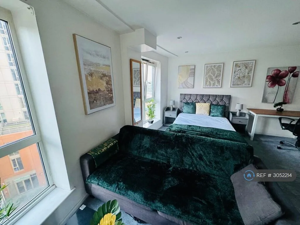 Studio flat for rent