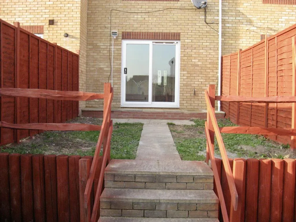 2 bedroom house for rent