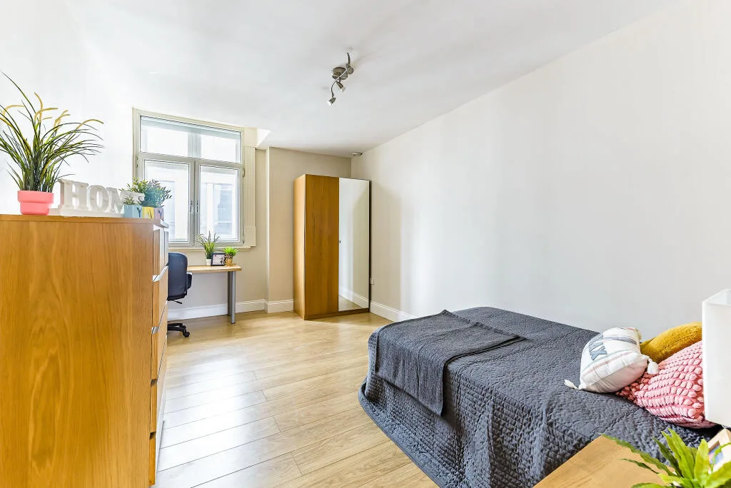 6 bedroom apartment for rent