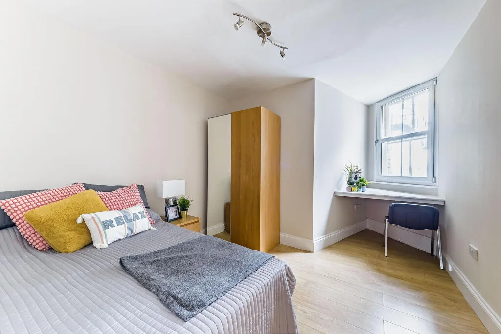 6 bedroom apartment for rent
